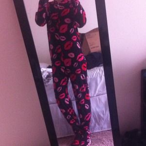 Footed one piece pajama outfit
