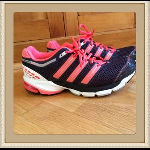 Adidas response tennis shoes