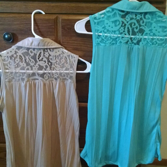 Baby blue and beige sleeveless button up NWOT