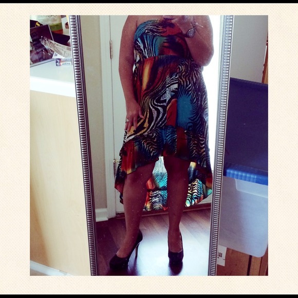 🚫 SOLD IN BUNDLE 🚫Gorgeous strapless dress - Picture 2 of 4