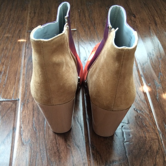 Calvin Klein 'Aubrey' booties! (Sz 7) - Picture 3 of 4