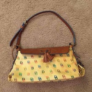 Dooney and Bourke purse in great condition