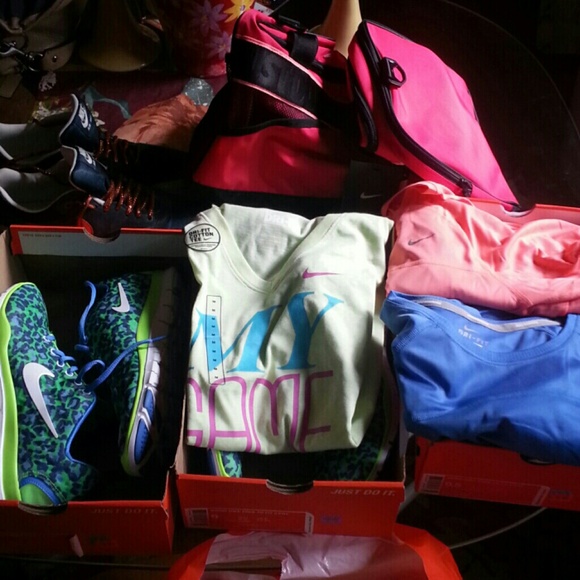 NIKE GEAR