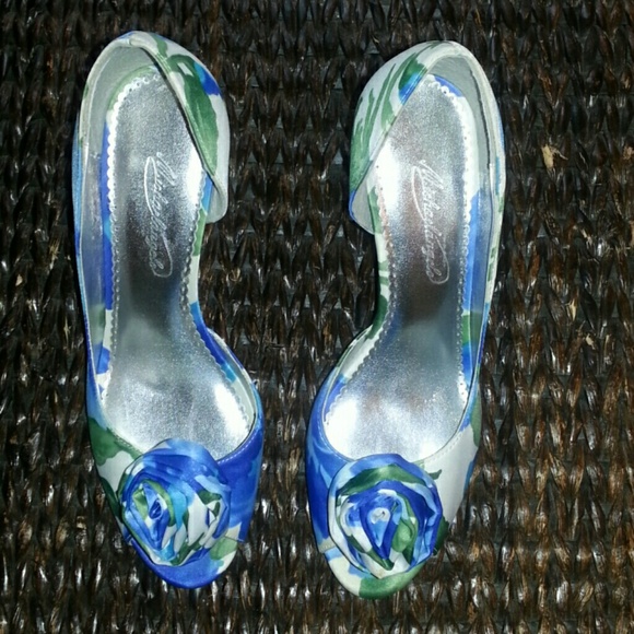 ❌SOLD❌Peeptoe Shoes