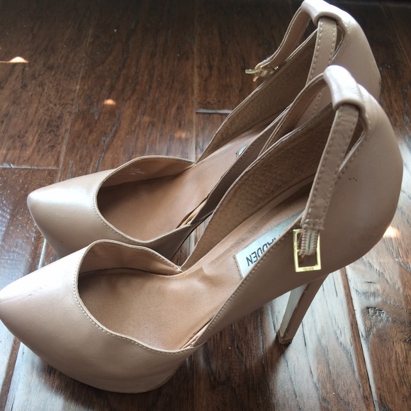 Steve Madden 'Deeny' platform pumps! (Sz 8)