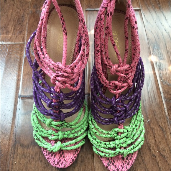 SOLD- ShoeDazzle 'Estrella' heels! (Sz 8) - Picture 2 of 3