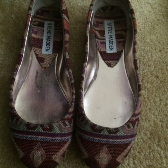 Steve Madden tribal flats