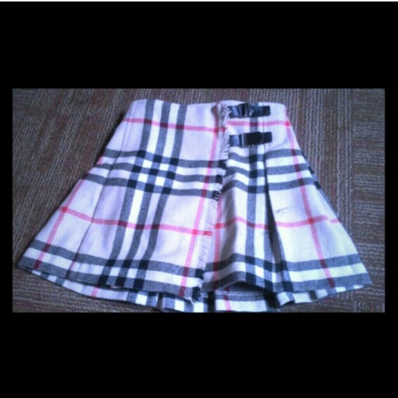 Burberry skirt