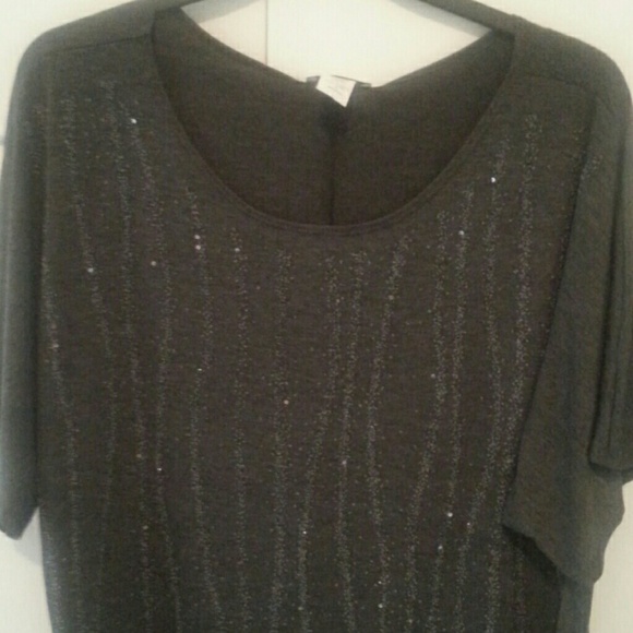 Cute charcoal colored shirt with beading