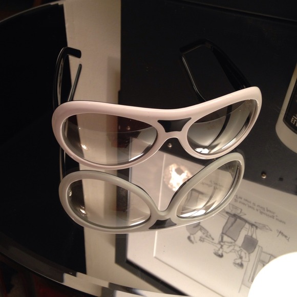 CHRISTIAN ROTH acetate sunglasses - Picture 2 of 3