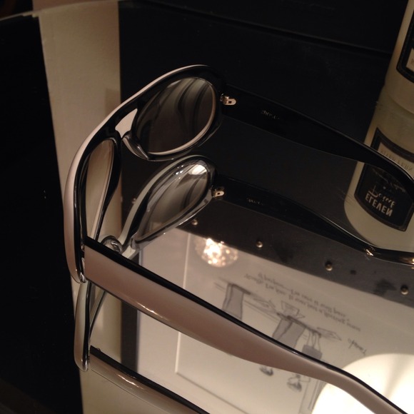 CHRISTIAN ROTH acetate sunglasses - Picture 3 of 3