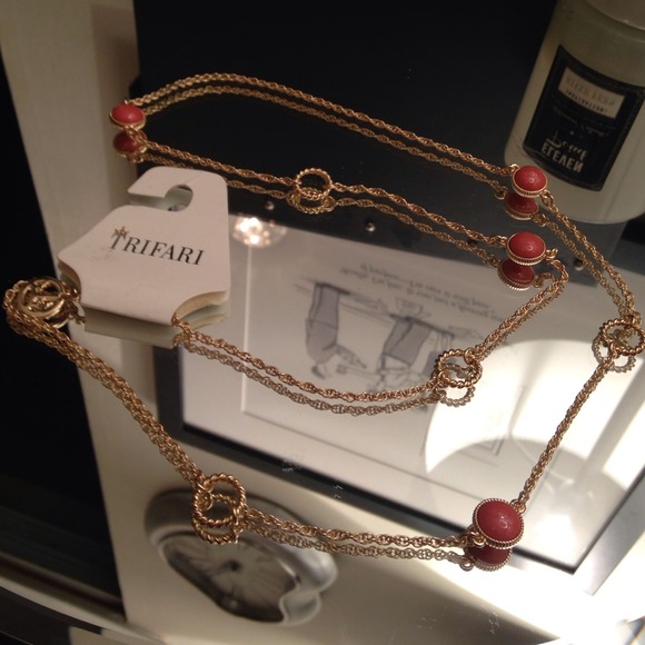 TRIFARI gold chain necklace with coral beads