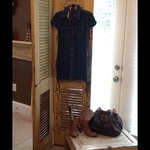 Gap denim button down dress. Re-posh.