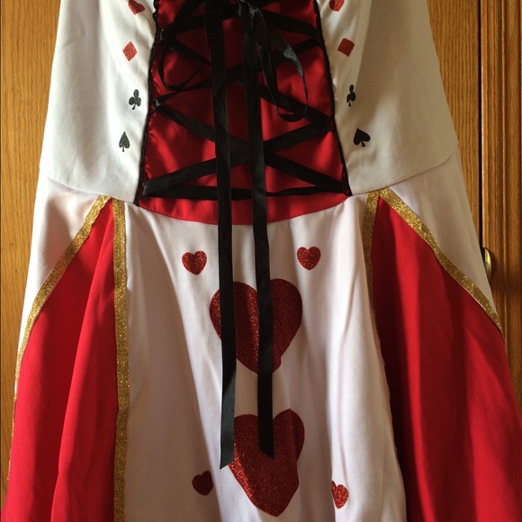 Queen of Hearts costume - Picture 3 of 4
