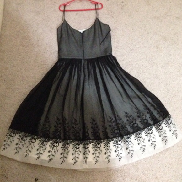 Adriana Papell Black and White Party Dress - Picture 2 of 3
