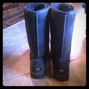 Black tall Ugg boots