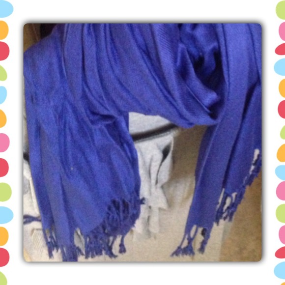 ❤️REDUCED Scarf❤️ - Picture 3 of 3