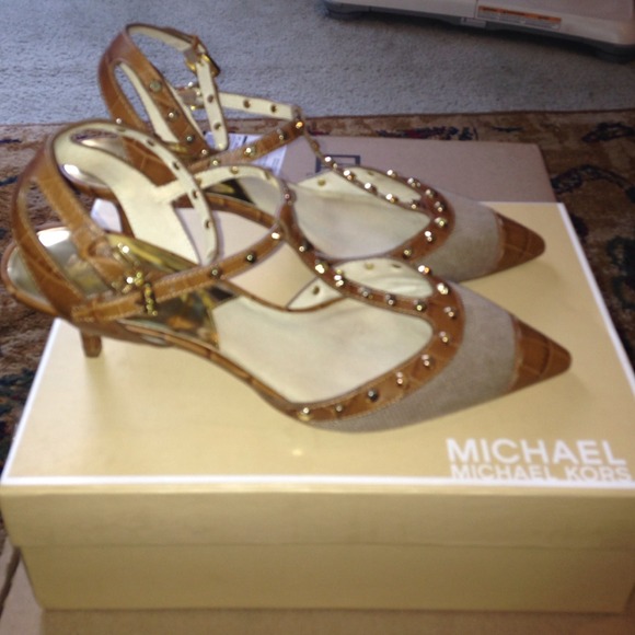 Micheal Kors Jade T Strap Heels