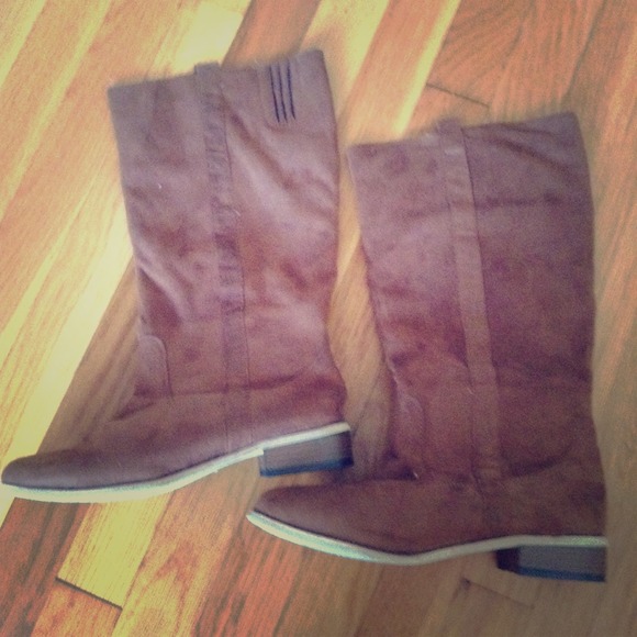 Brown boots