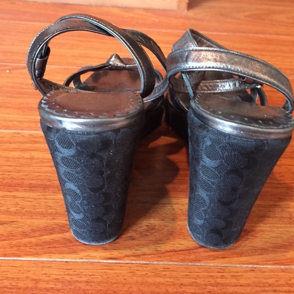 Shoes - Picture 4 of 4