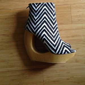 Natalia printed cut wedge ankle peep toe boots