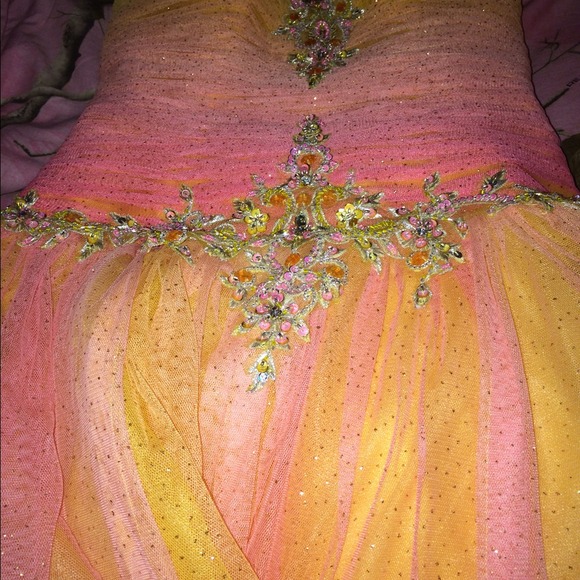 Prom dress - Picture 4 of 4