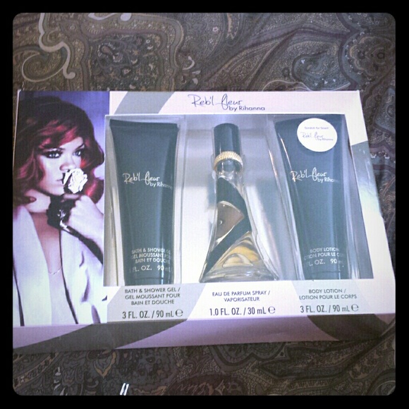 Perfume, bath&shower gel, and body lotion