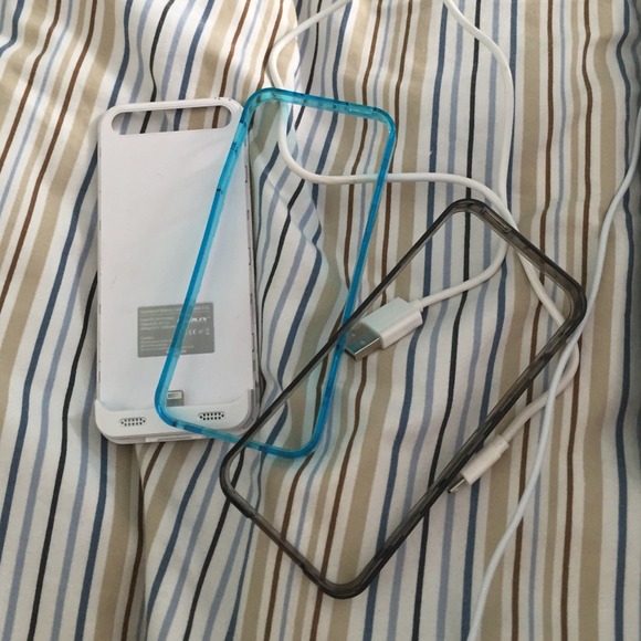 Charging iPhone 5 & 5s case