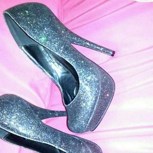 Black sparkled heels