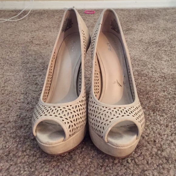 Apt 9 heels-beige