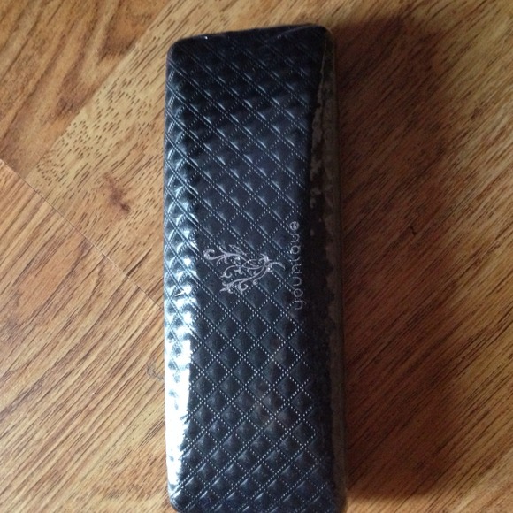 Younique 3D Fiber Lash Mascara - Picture 2 of 4