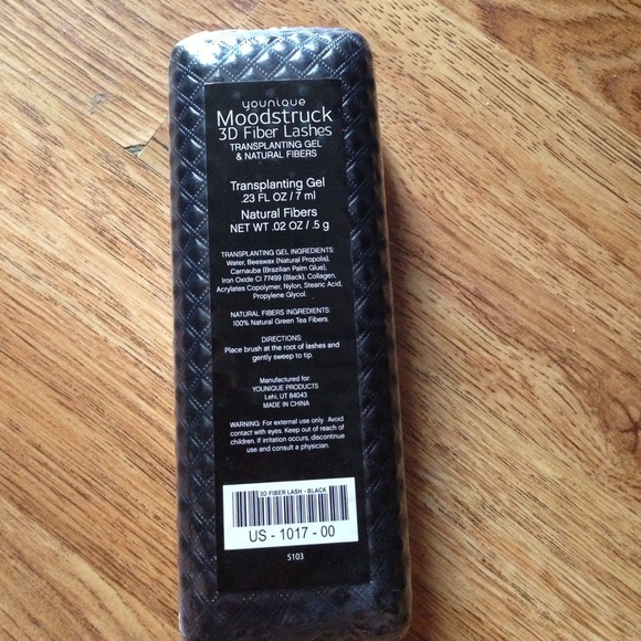 Younique 3D Fiber Lash Mascara - Picture 3 of 4