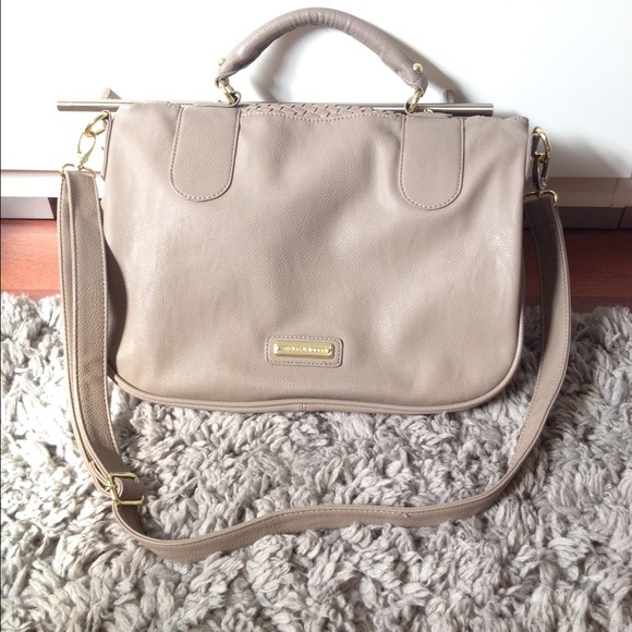 Steve Madden Handbags - Steve Madden grey side/shoulder bag