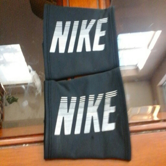 Brand new without tags Nike wrist bands (pair) - Picture 4 of 4