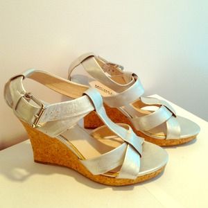 ✨SALE✨MICHAEL Michael Kors Silver Wedges
