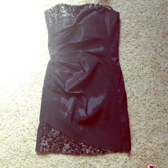 BEAUTIFUL dress!