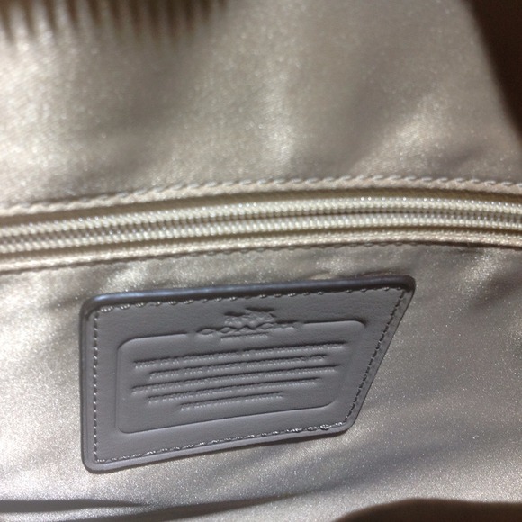 🎉2xHP🎉NWT Coach Taupe Suede Zip Tote - Picture 3 of 3