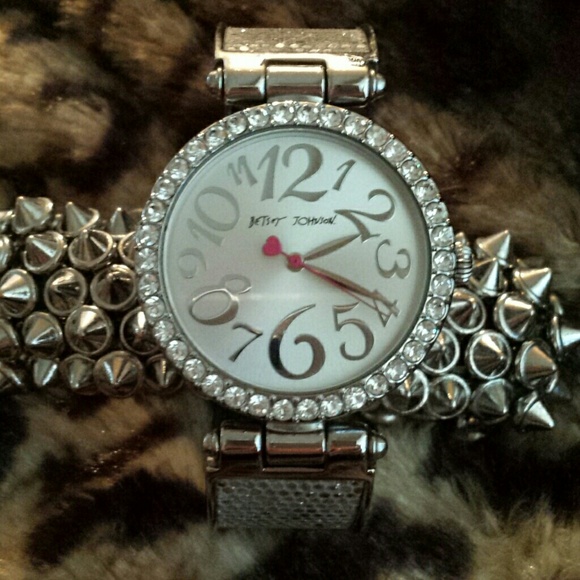 Traded - Picture 1 of 4