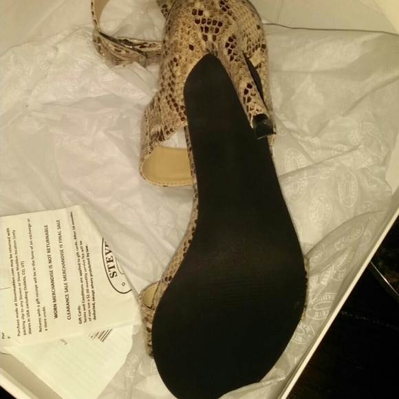 Steve Madden  "MYSTERII" Size 9  Brand New w/box - Picture 3 of 4