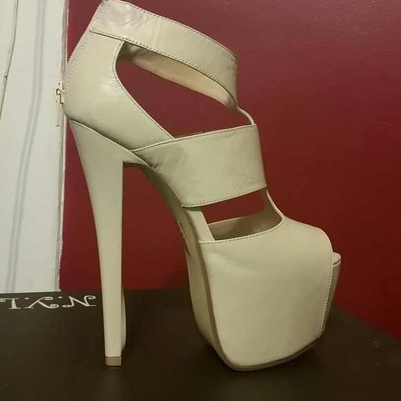 N.Y.L.A. Shoes - N.Y.L.A Rexie pumps in off-white size 7.5
