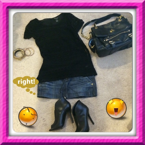 Short denim skirt with gold detail