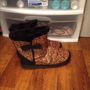 💢SOLD💢 Sparkly leopard print boots