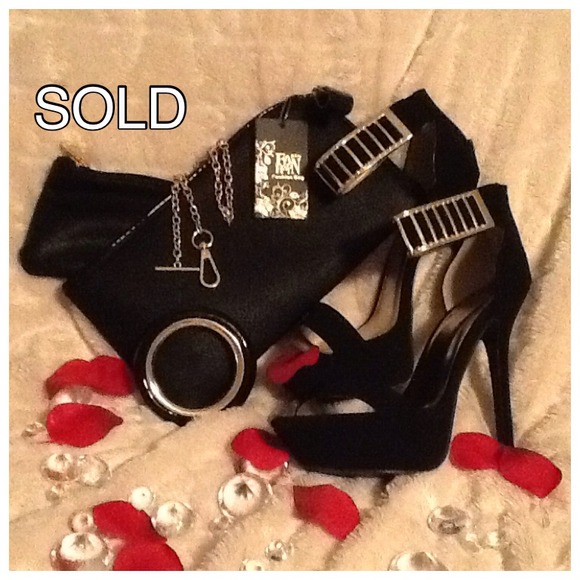 FASHION CLUTCH BAGS - Picture 2 of 4