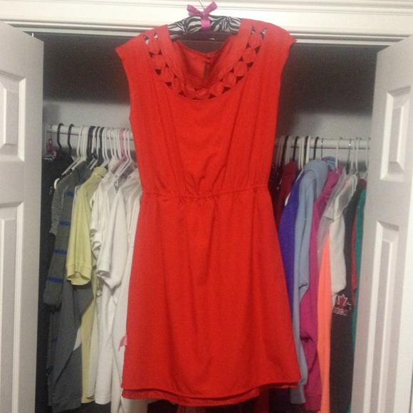 Super cute dress!