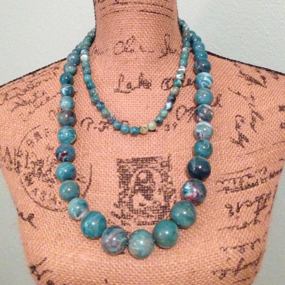 Long marbled turquoise stone necklace