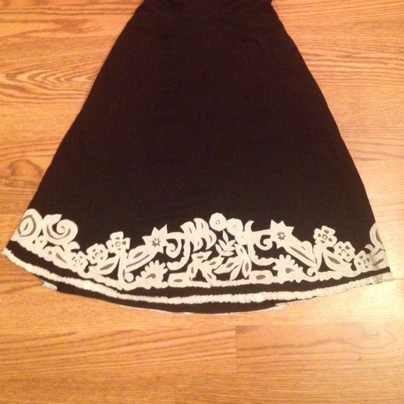 Guess black and white sundress. Size 1 - Picture 2 of 3