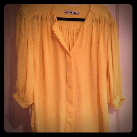 Jeunesse Tops - Gorgeous silk blouse in fresh daffodil color