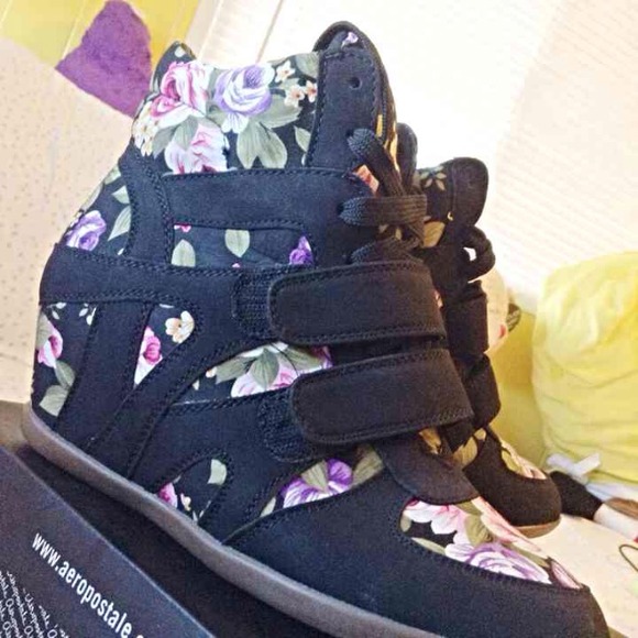 8.5/9 floral sneakers