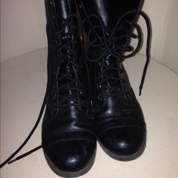Awesome forever 21 combat boots 7