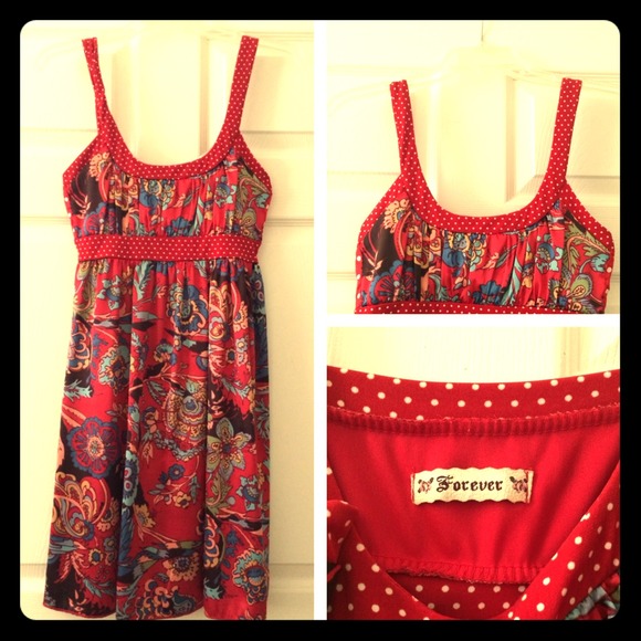 Cute red dress with designs 💃